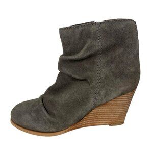 DIBA Bailey Women's 8.5M Gray Suede Bootie Boot Wedge Heel NWOB 9331